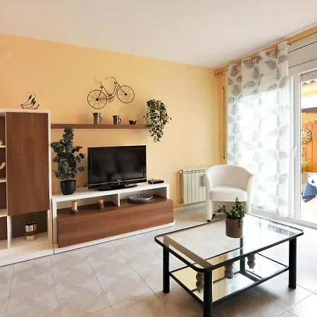 Prázdninový dům Gerkens, Bonita Casa De Tres Con Piscina Comunitaria En Escala L' Escala